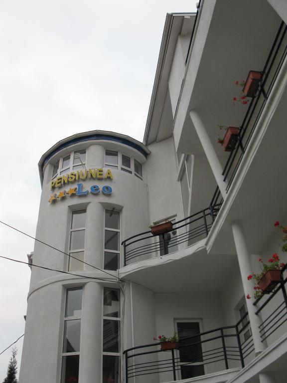 Pensiunea Leo Braşov Buitenkant foto
