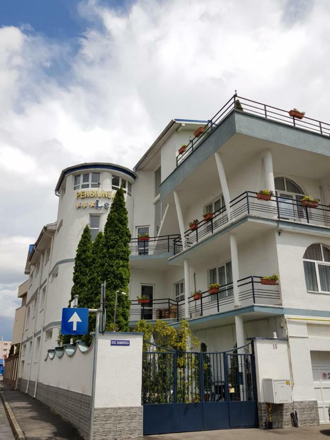 Pensiunea Leo Braşov Buitenkant foto